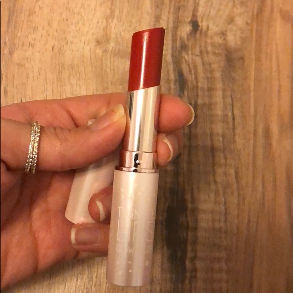 Twinkle Lips Glow Color - Picture 4 of 4